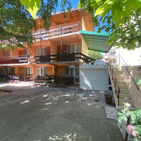 Family Hotel Julian كرانيفو المظهر الخارجي الصورة