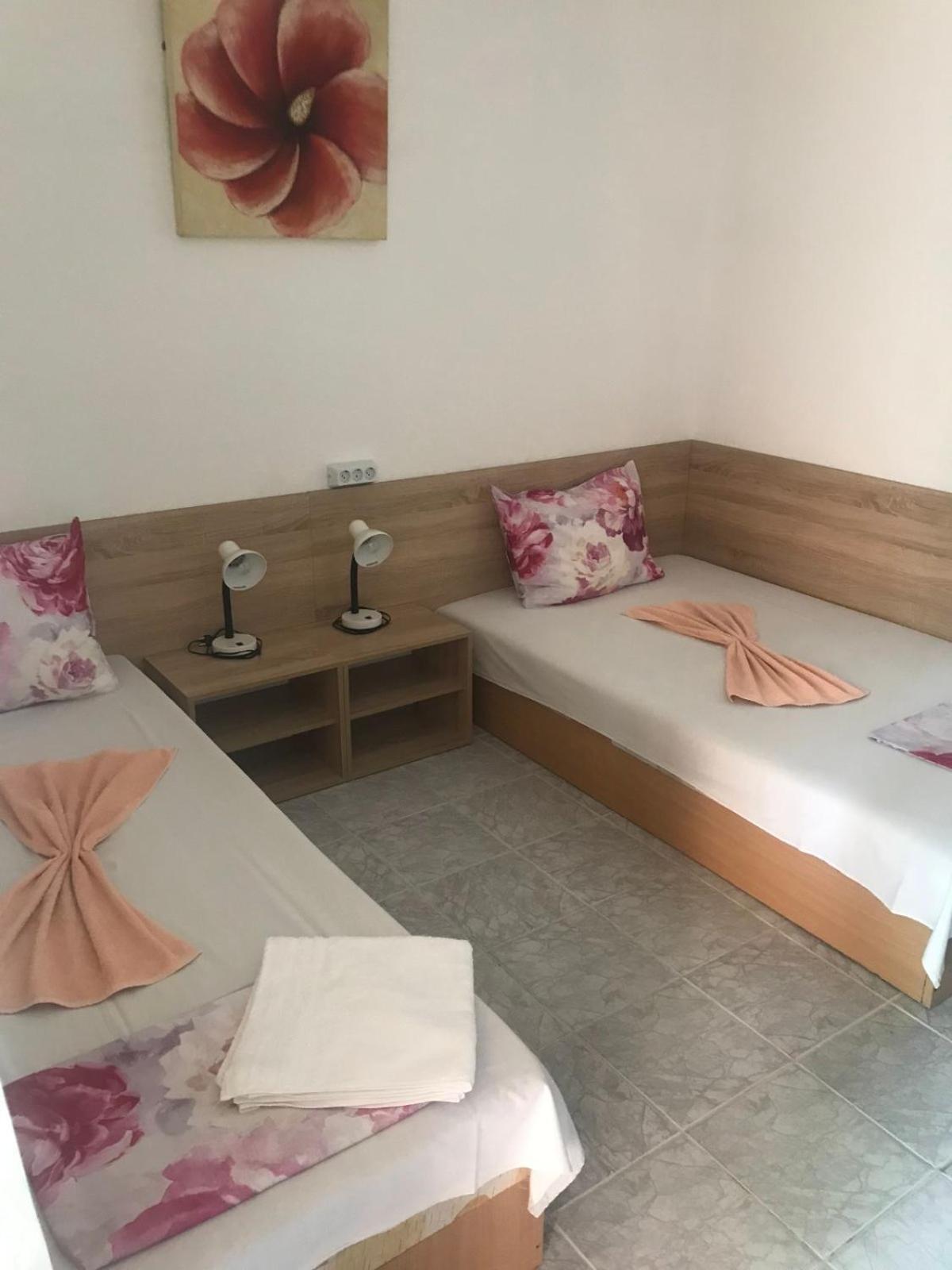 Family Hotel Julian كرانيفو المظهر الخارجي الصورة