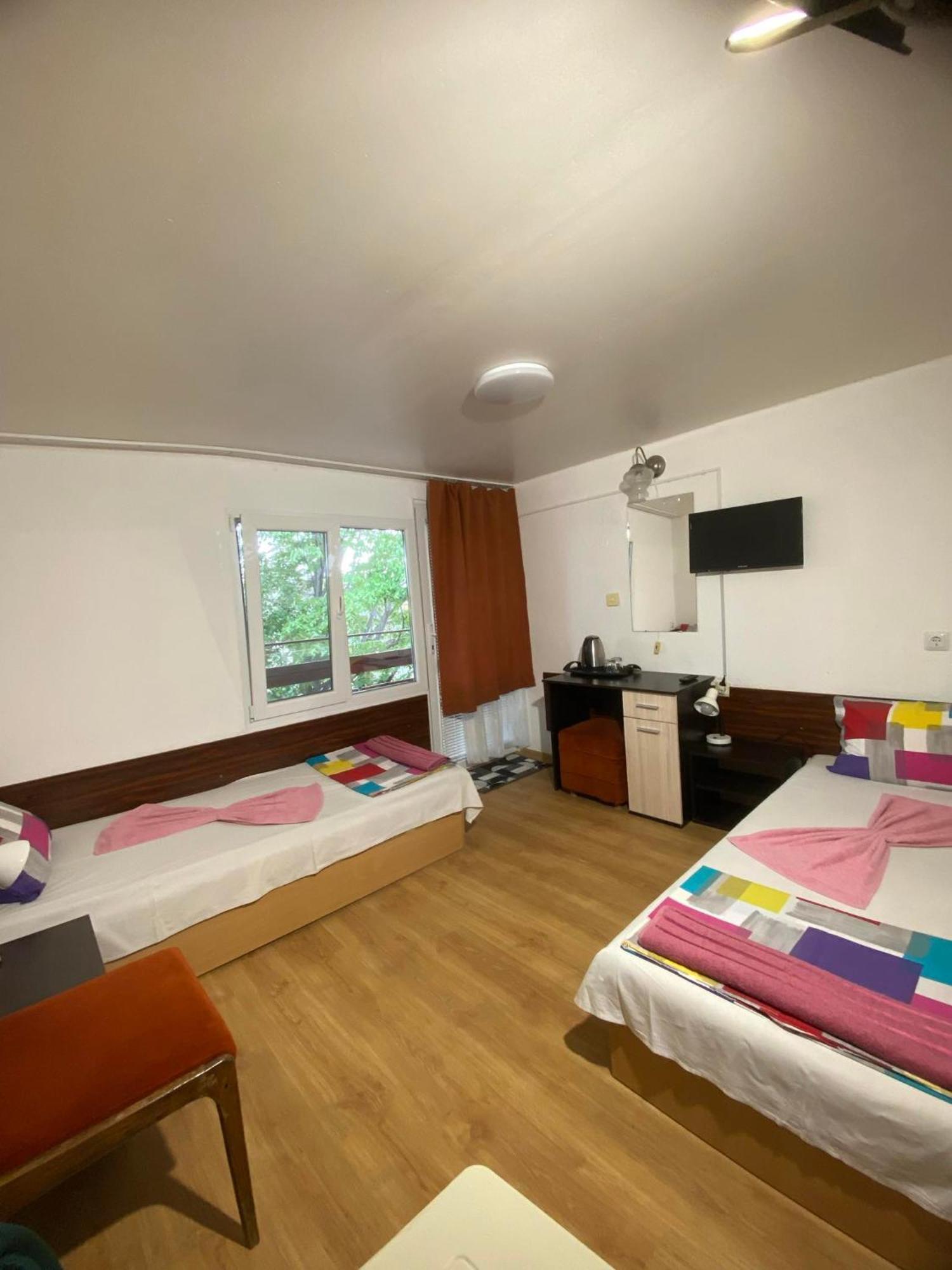 Family Hotel Julian كرانيفو المظهر الخارجي الصورة