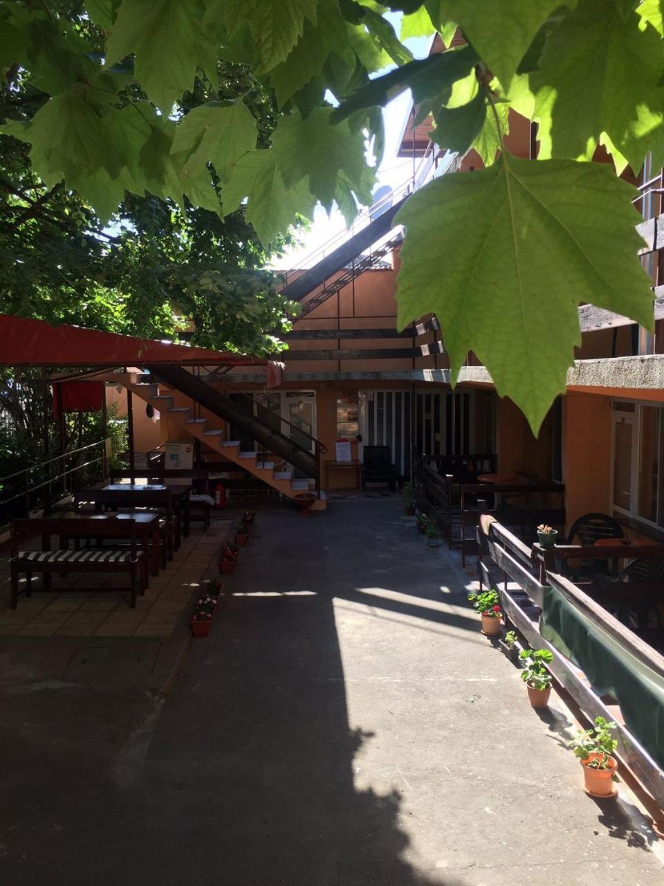 Family Hotel Julian كرانيفو المظهر الخارجي الصورة