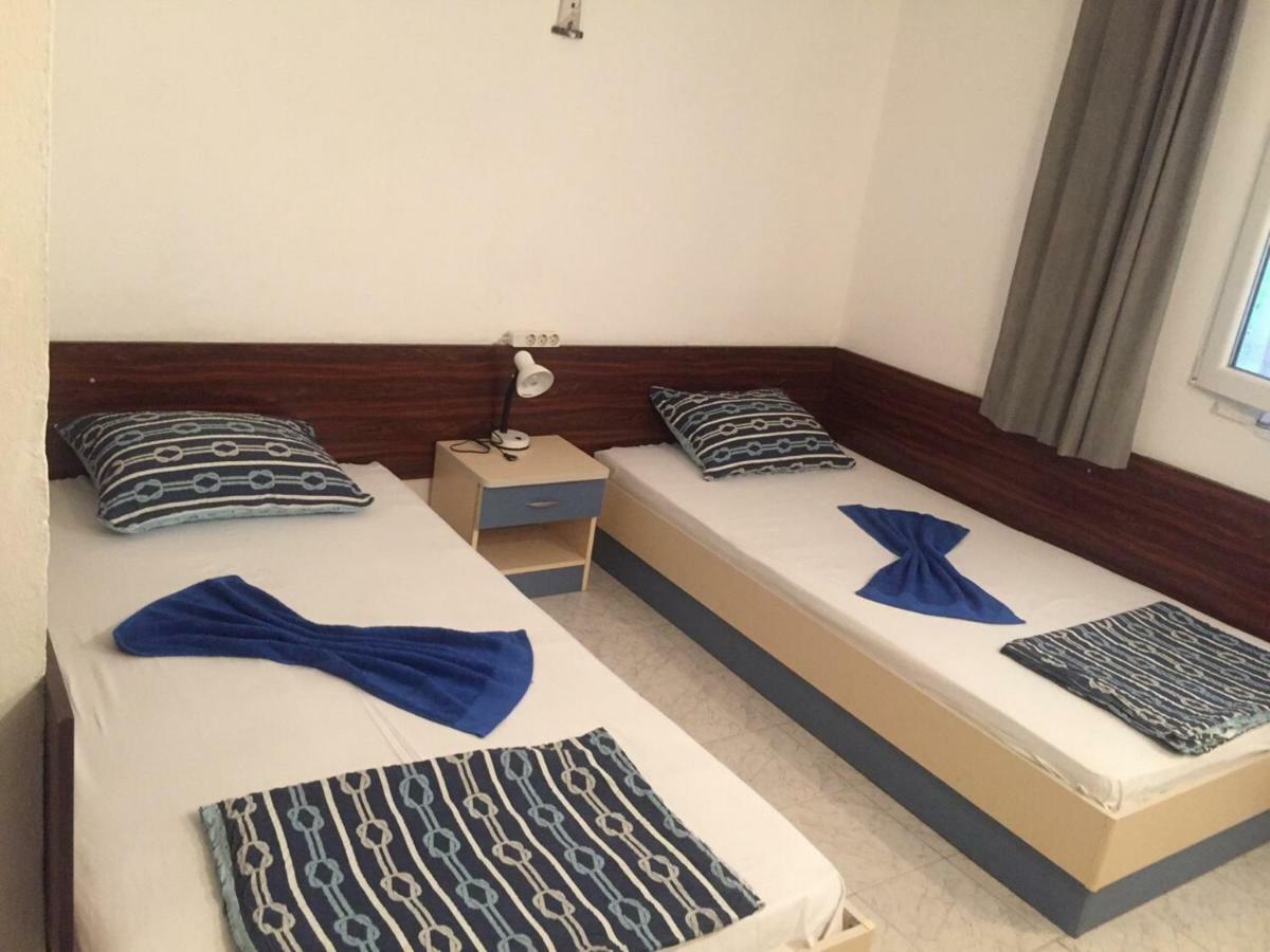 Family Hotel Julian كرانيفو المظهر الخارجي الصورة